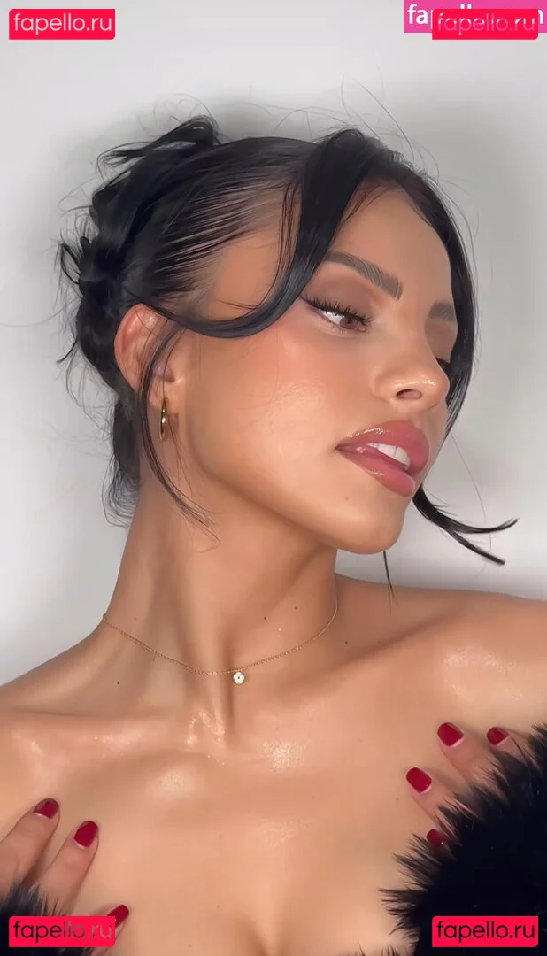 Ivana Santacruz Onlyfans Photo Gallery 