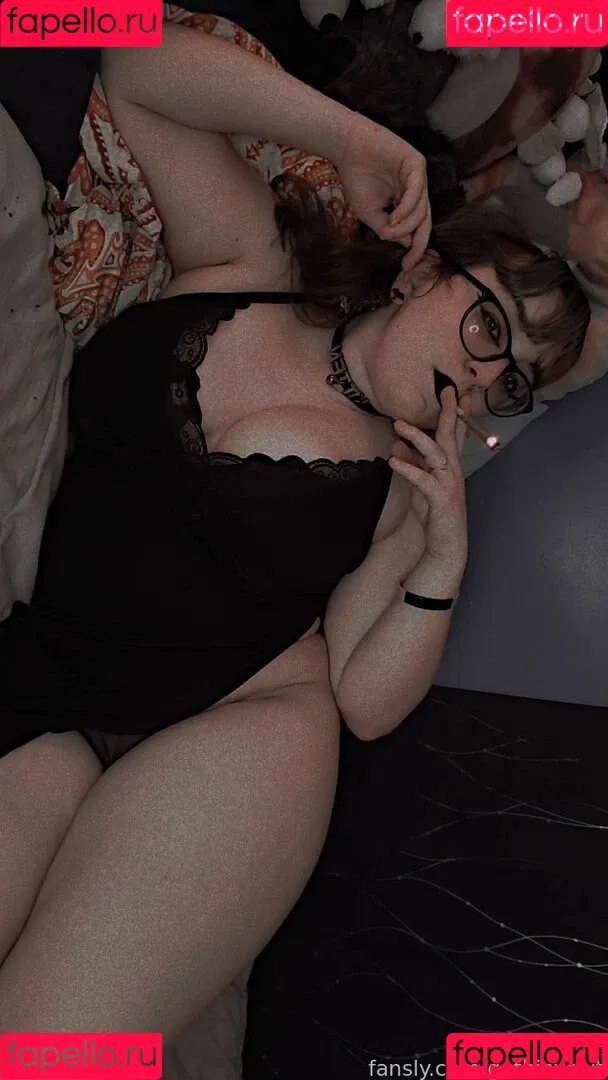 gothicxslvt Onlyfans Photo Gallery 