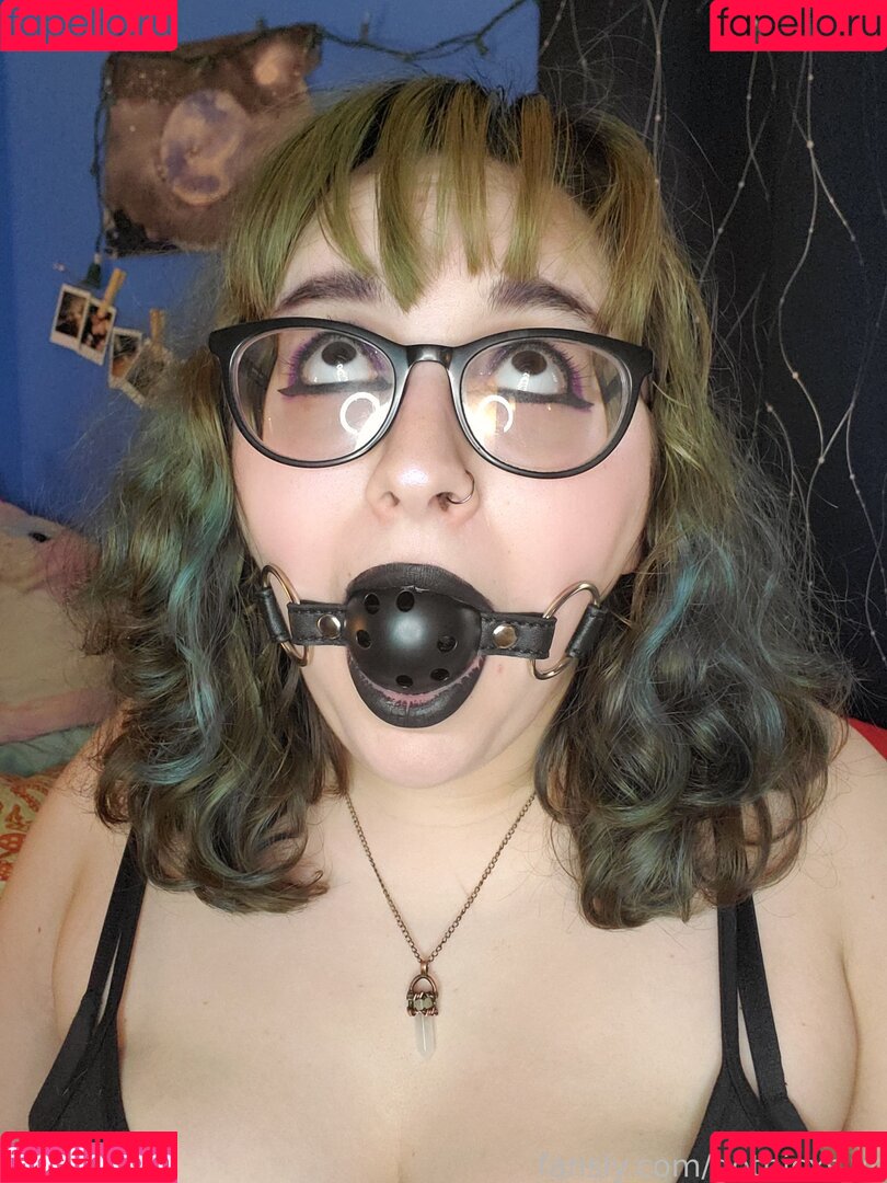 gothicxslvt Onlyfans Photo Gallery 