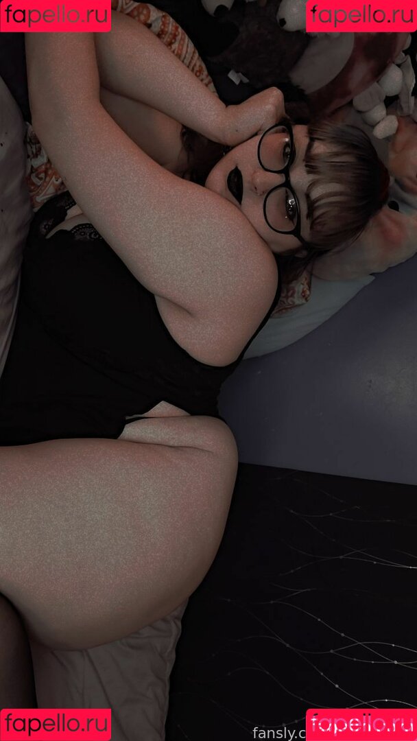 gothicxslvt Onlyfans Photo Gallery 