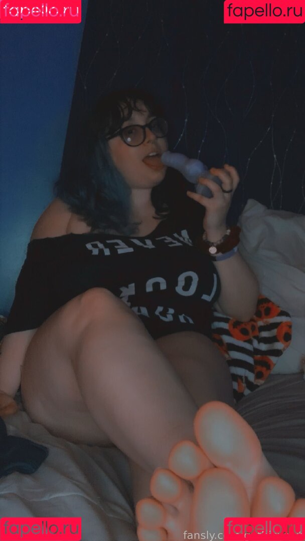 gothicxslvt Onlyfans Photo Gallery 