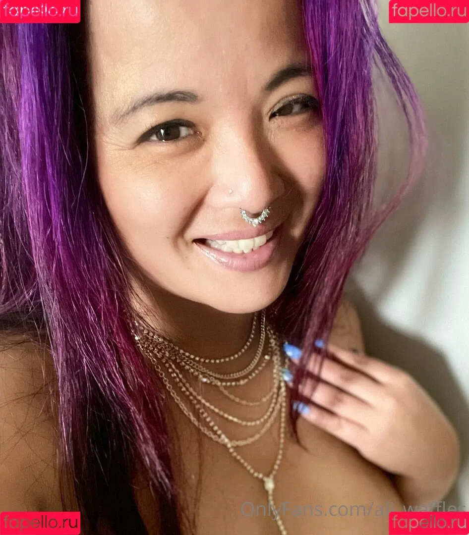 ali_waffles Onlyfans Photo Gallery 