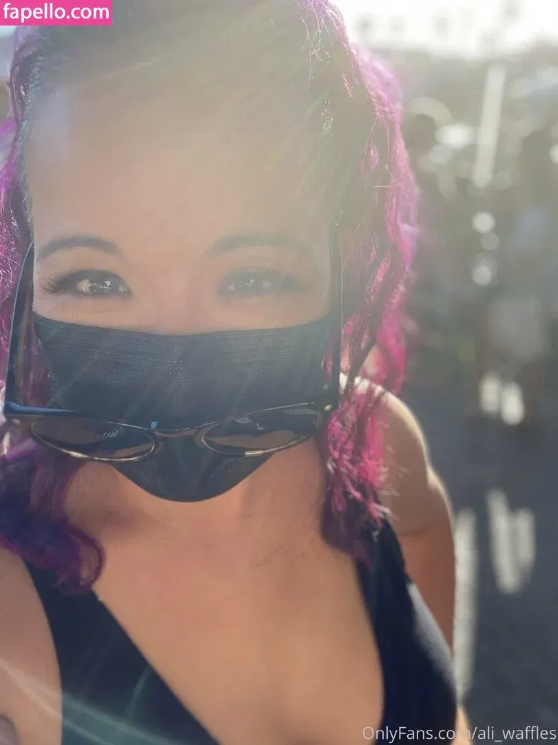 ali_waffles Onlyfans Photo Gallery 