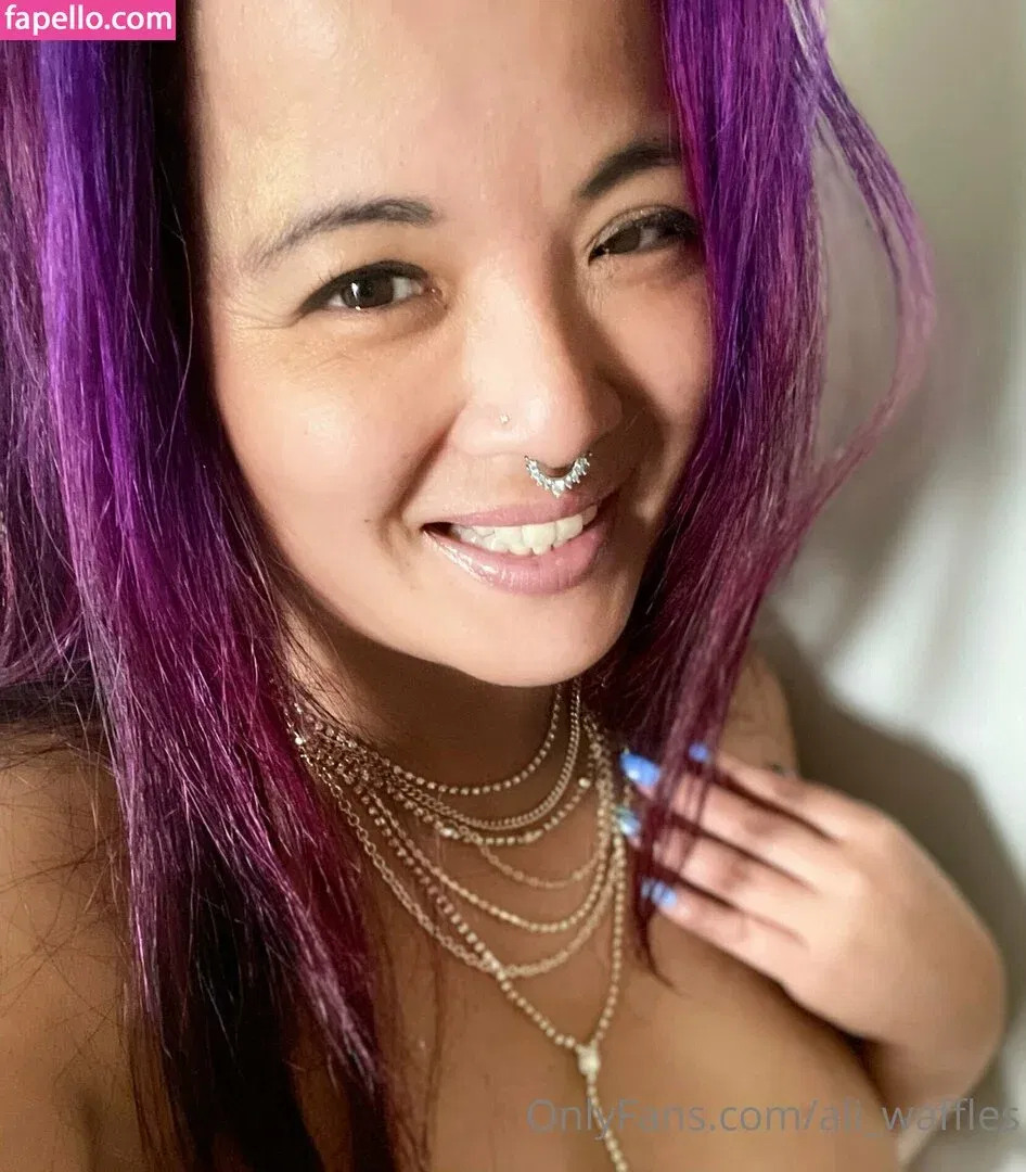 ali_waffles Onlyfans Photo Gallery 
