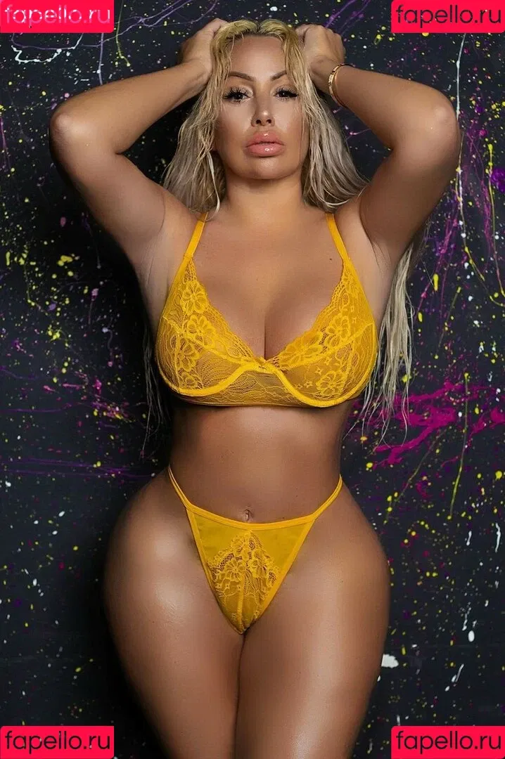 Uptownjenny Onlyfans Photo Gallery 