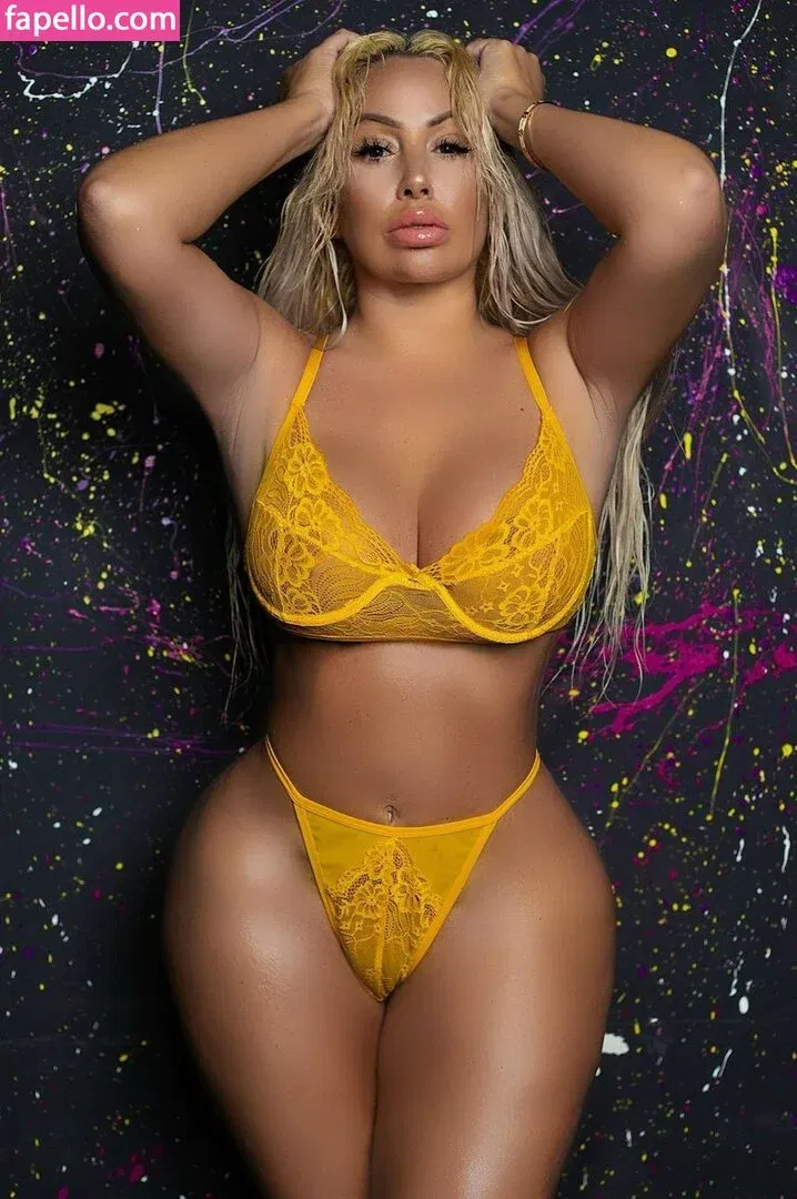 Uptownjenny Onlyfans Photo Gallery 