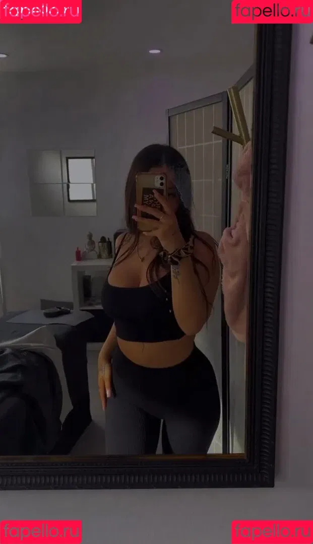 selinkitmir Onlyfans Photo Gallery 