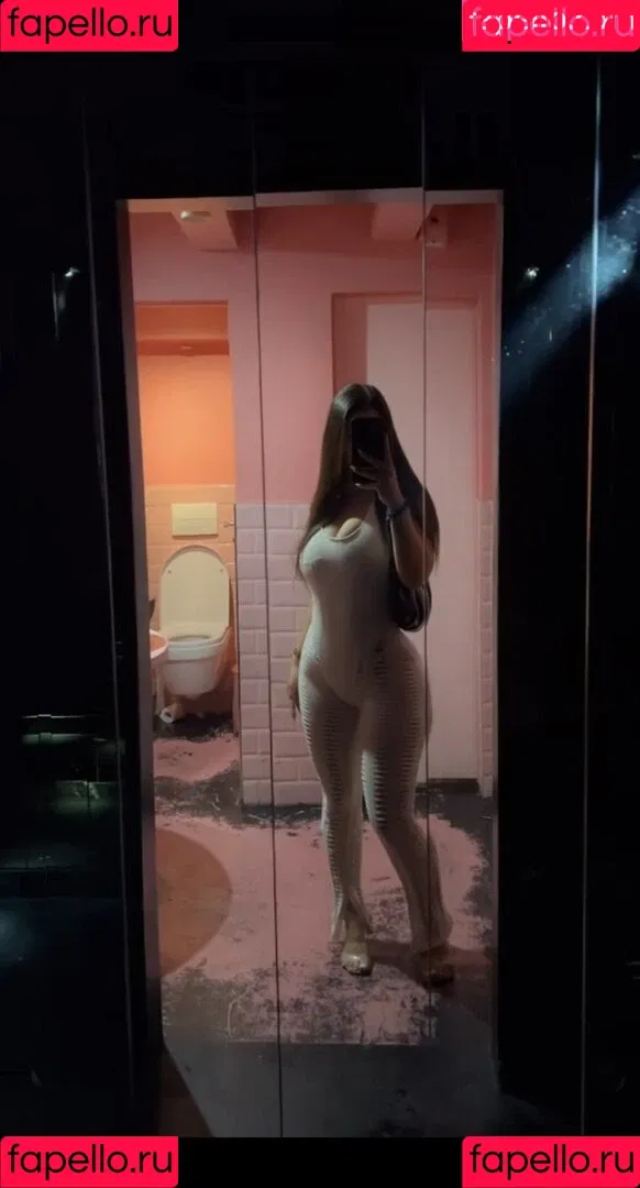 selinkitmir Onlyfans Photo Gallery 