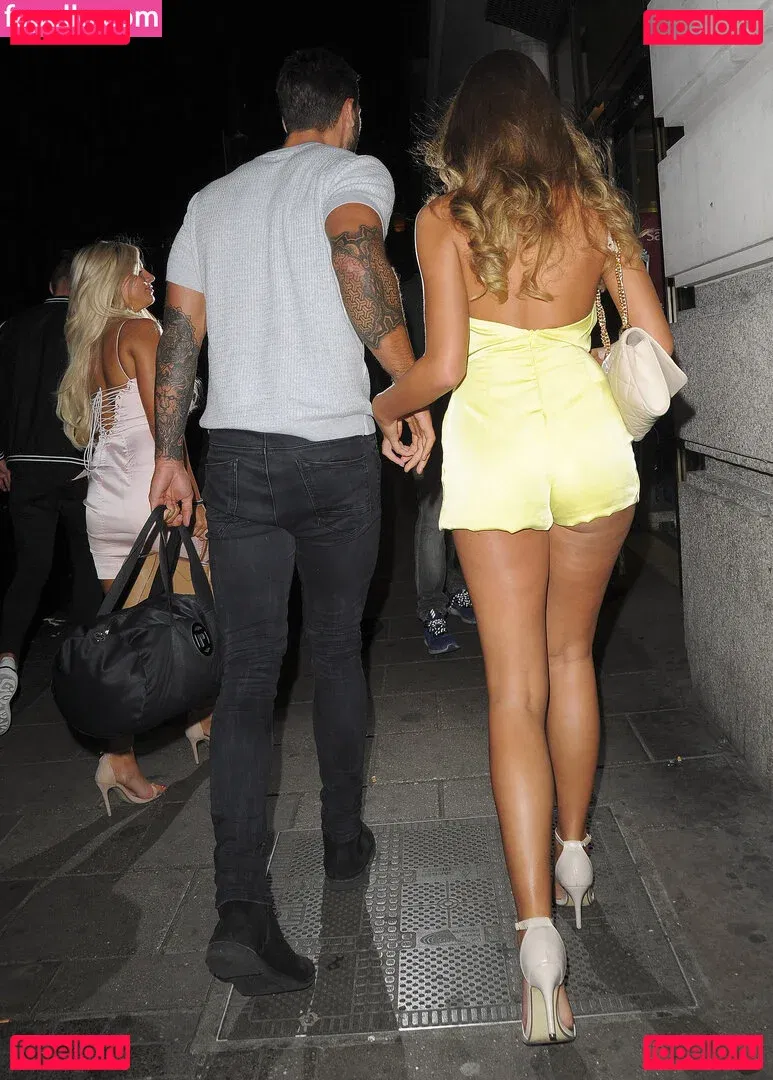 Zara McDermott Onlyfans Photo Gallery 