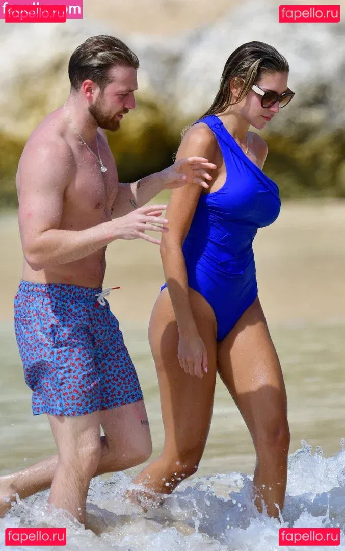 Zara McDermott Onlyfans Photo Gallery 