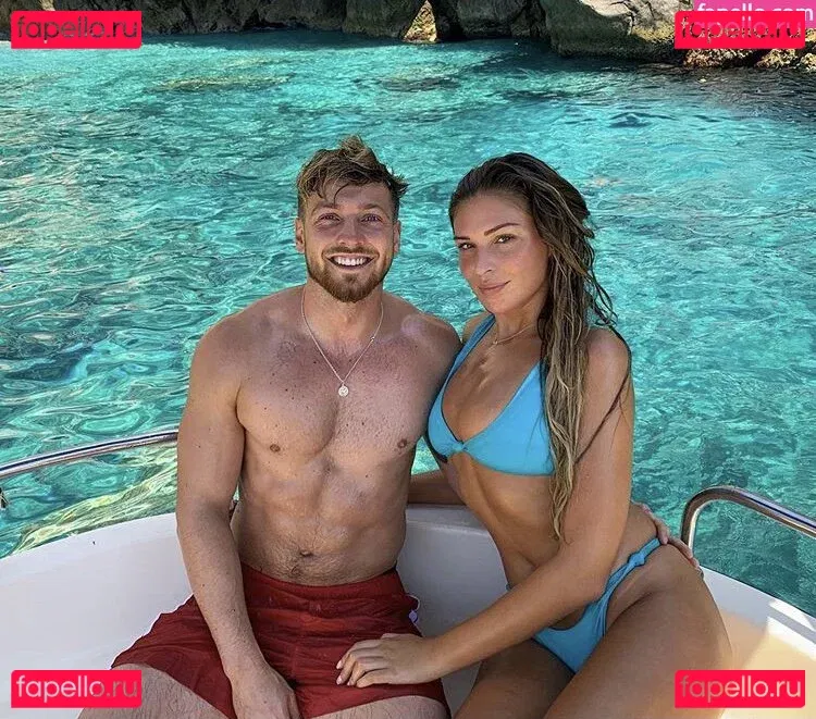 Zara McDermott Onlyfans Photo Gallery 