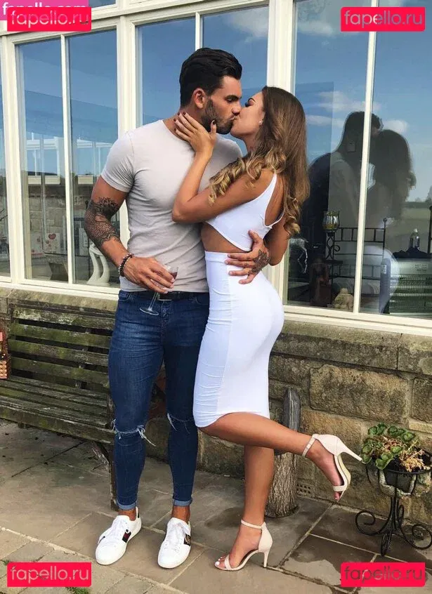 Zara McDermott Onlyfans Photo Gallery 