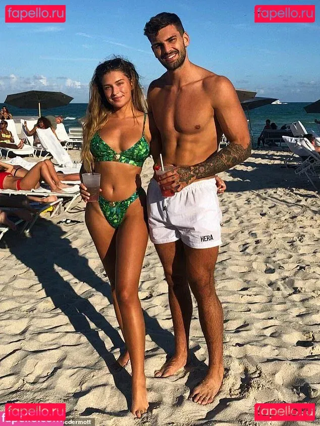 Zara McDermott Onlyfans Photo Gallery 