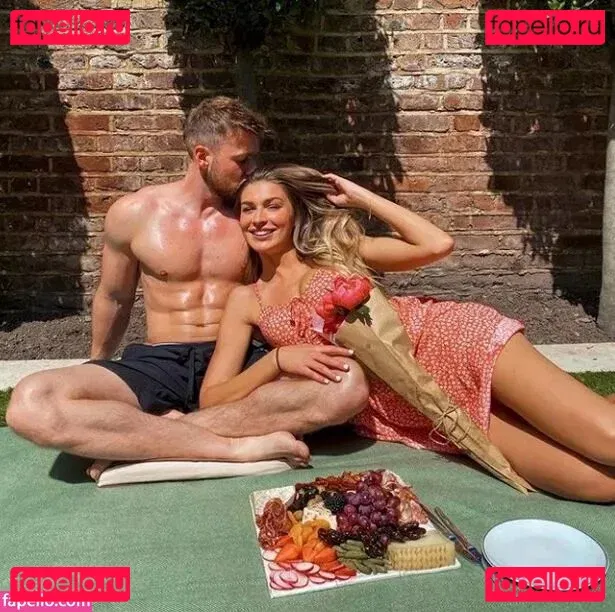 Zara McDermott Onlyfans Photo Gallery 