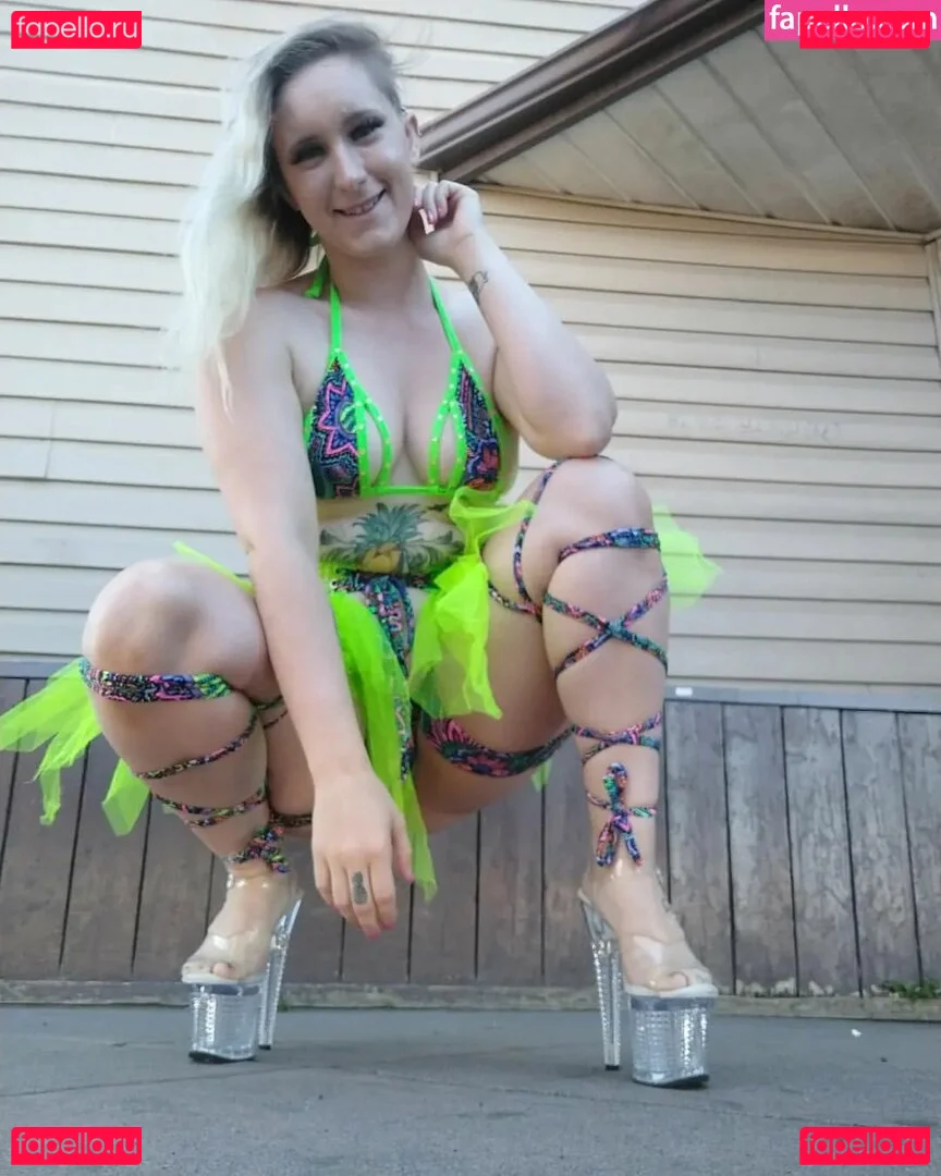 Sierra Pine Nude Onlyfans Photo 61
