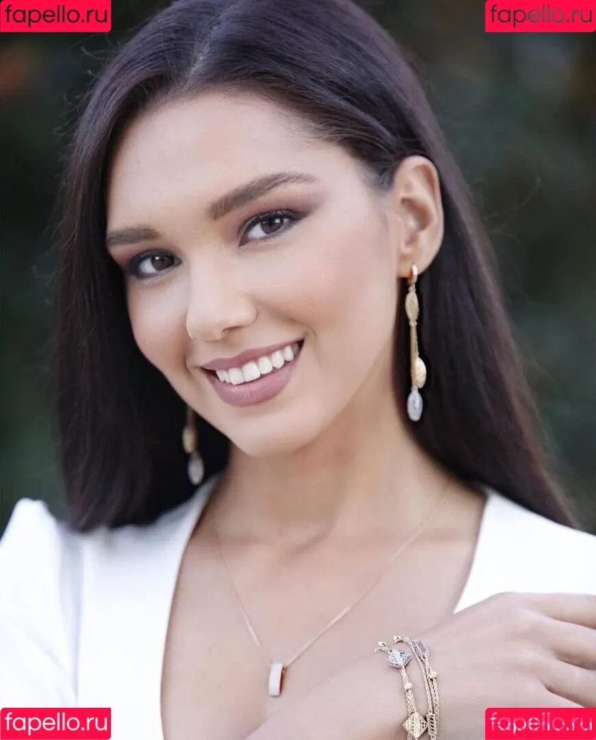 Nevina Shtylla Onlyfans Photo Gallery 
