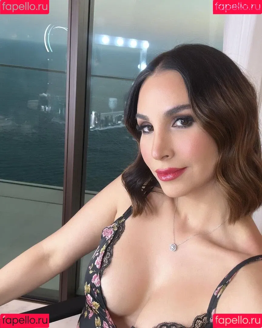 Sila Sahin-Radlinger Onlyfans Photo Gallery 