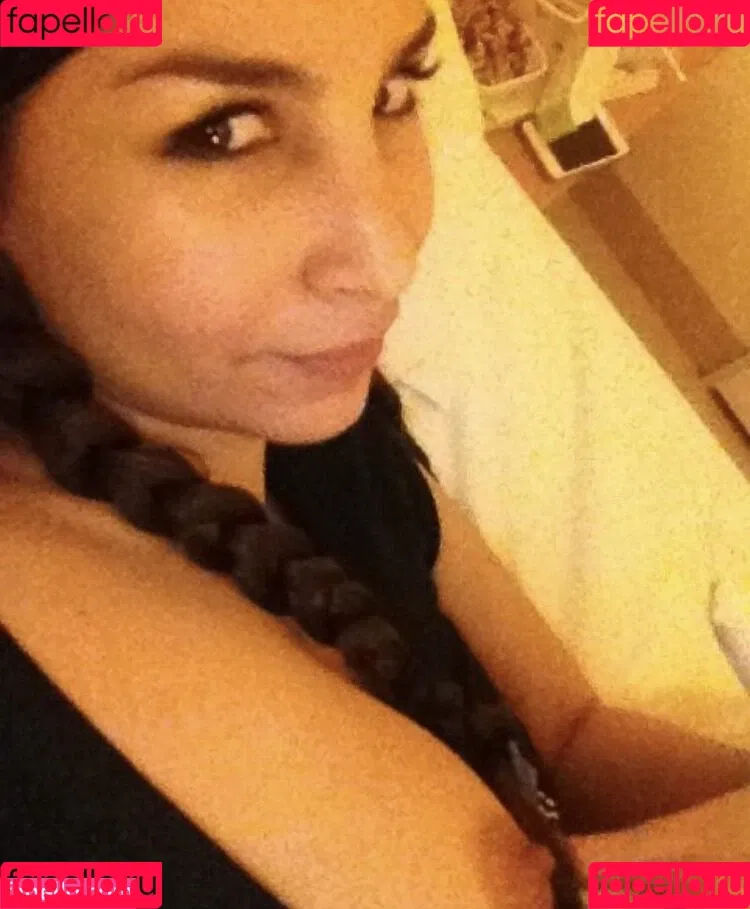 Sila Sahin-Radlinger Onlyfans Photo Gallery 