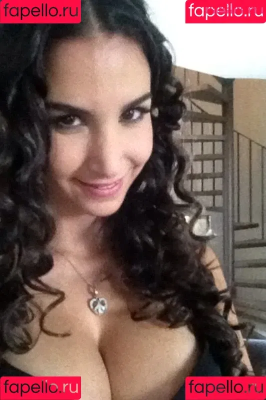 Sila Sahin-Radlinger Onlyfans Photo Gallery 
