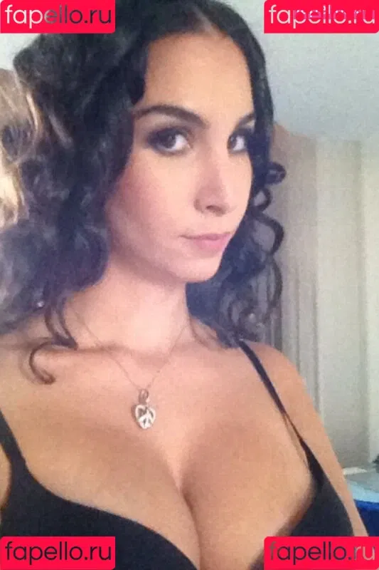 Sila Sahin-Radlinger Onlyfans Photo Gallery 