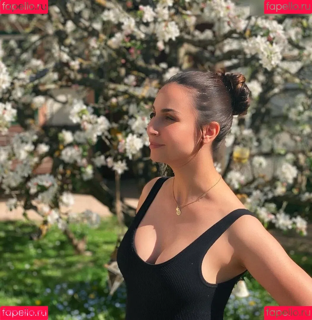 Sila Sahin-Radlinger Onlyfans Photo Gallery 