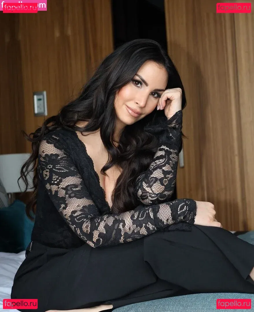 Sila Sahin-Radlinger Onlyfans Photo Gallery 