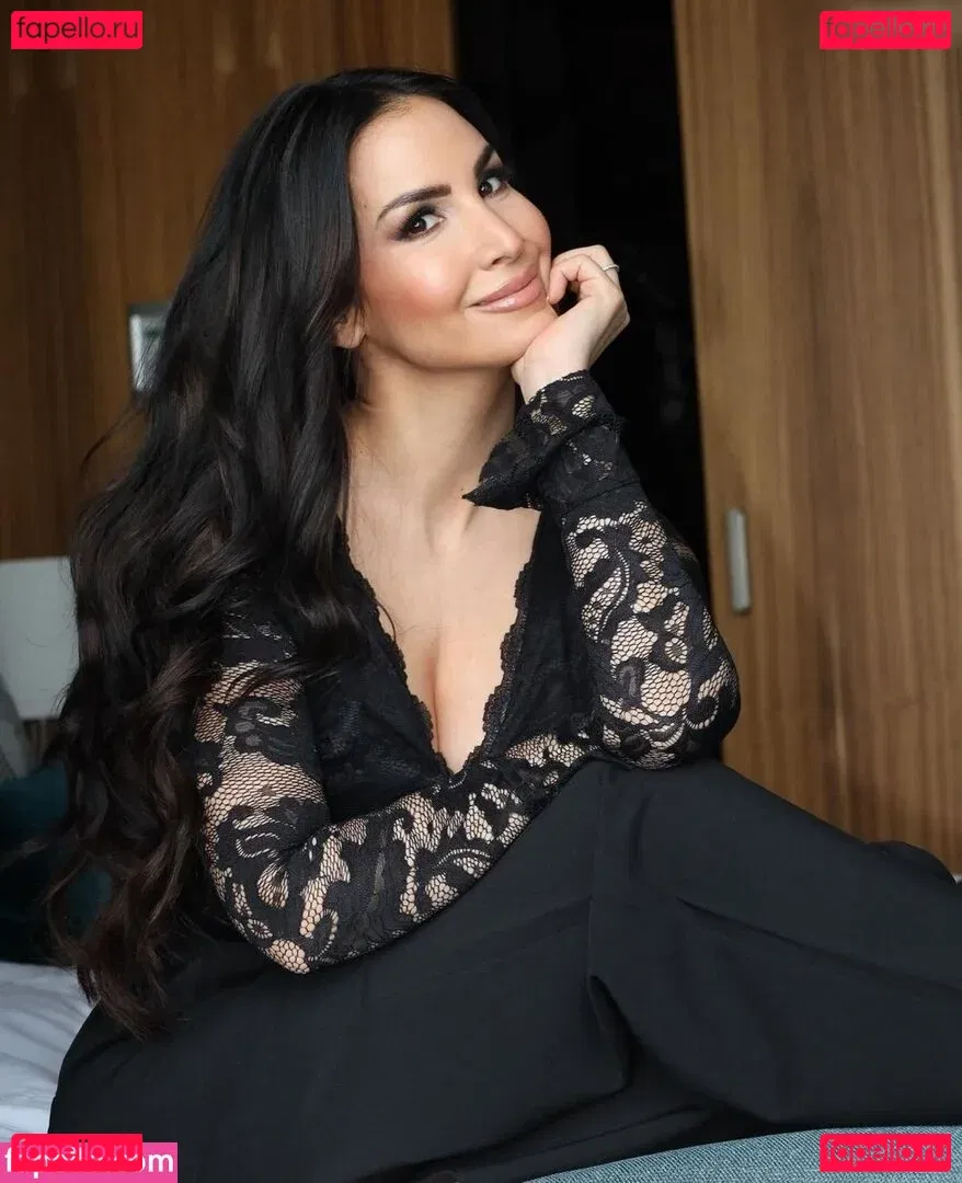 Sila Sahin-Radlinger Onlyfans Photo Gallery 