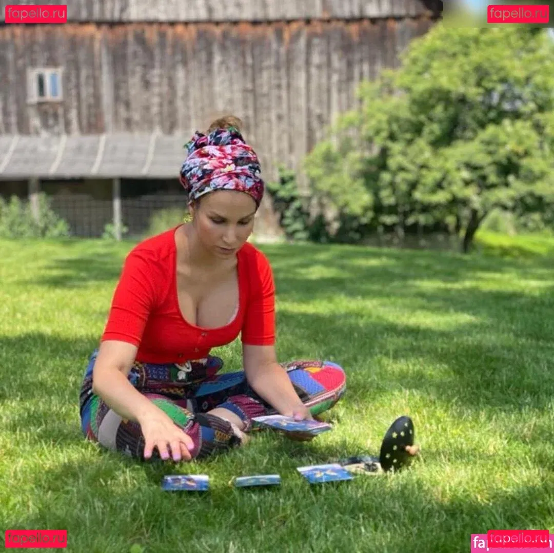 Sila Sahin-Radlinger Onlyfans Photo Gallery 