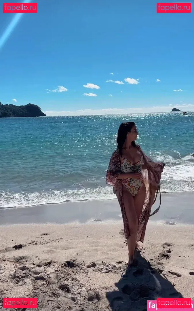 Sila Sahin-Radlinger Onlyfans Photo Gallery 