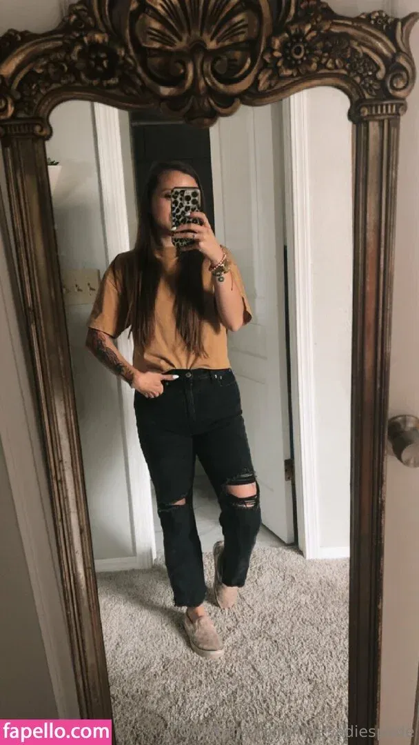 littlesadiespade Onlyfans Photo Gallery 