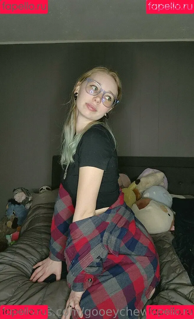 gooeychewycosplay Onlyfans Photo Gallery 