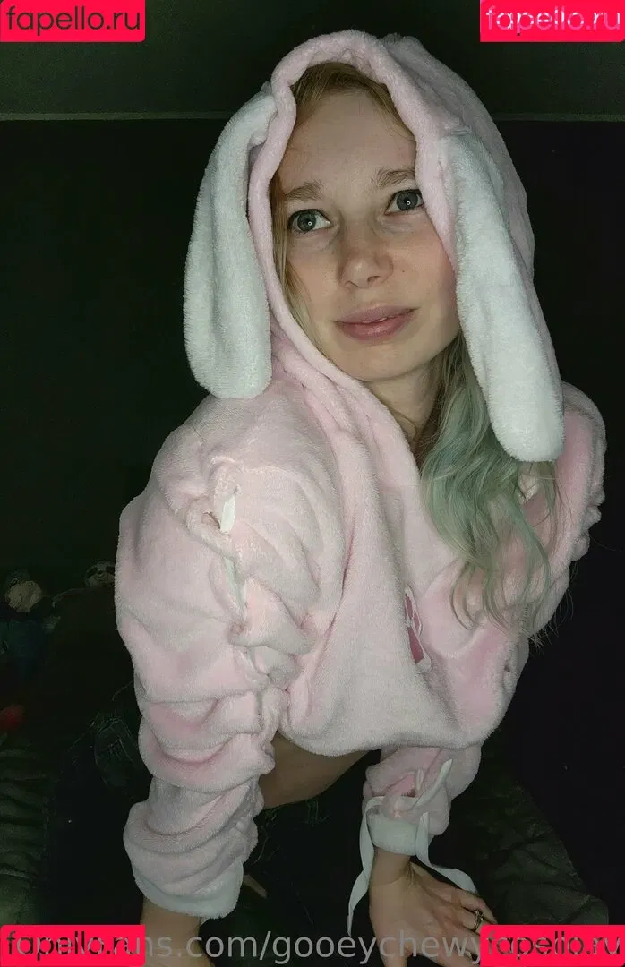 gooeychewycosplay Onlyfans Photo Gallery 