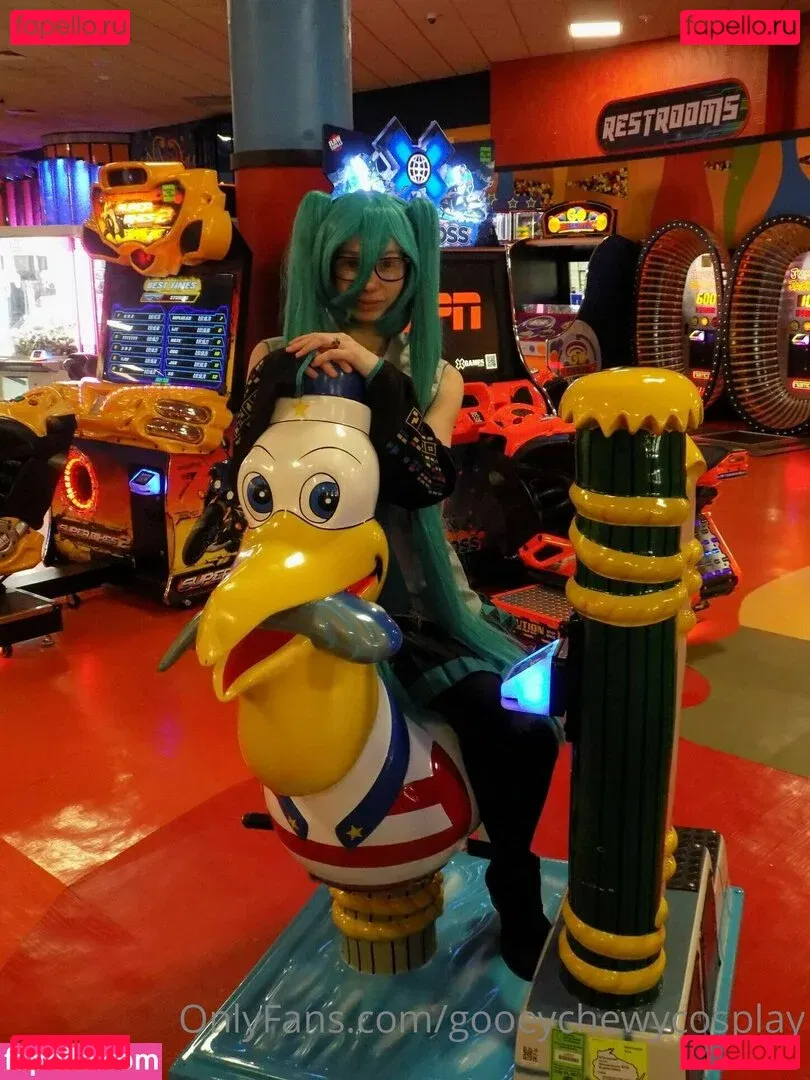 gooeychewycosplay Onlyfans Photo Gallery 