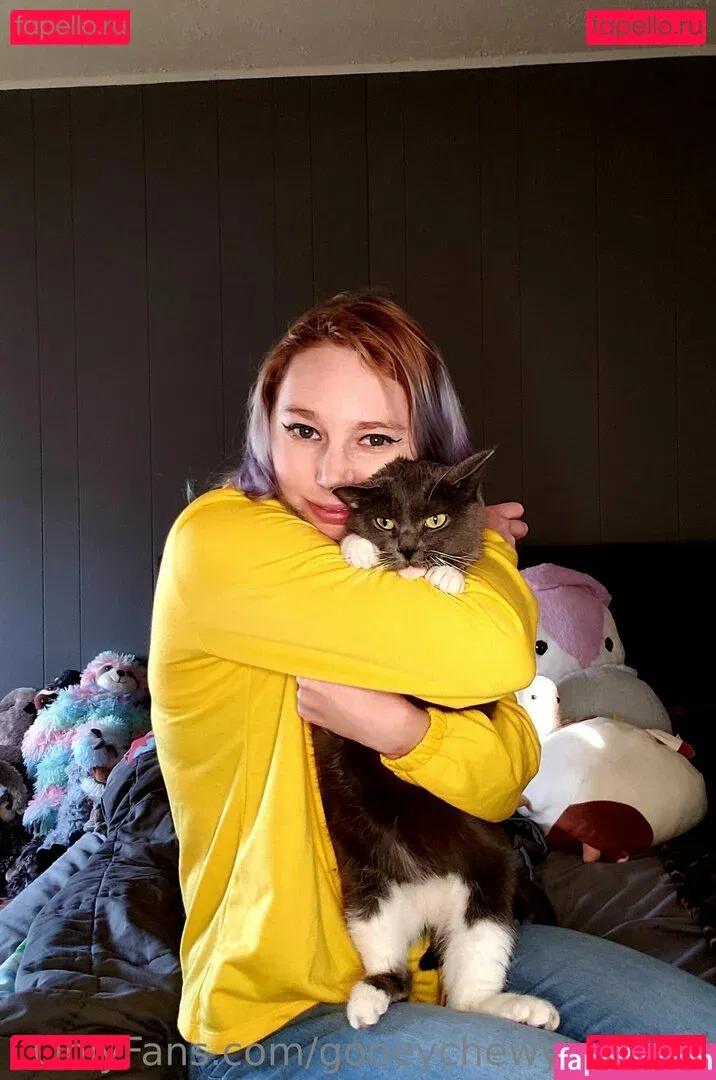 gooeychewycosplay Onlyfans Photo Gallery 