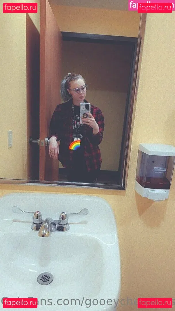 gooeychewycosplay Onlyfans Photo Gallery 