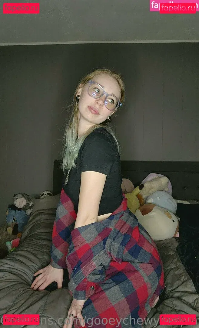 gooeychewycosplay Onlyfans Photo Gallery 