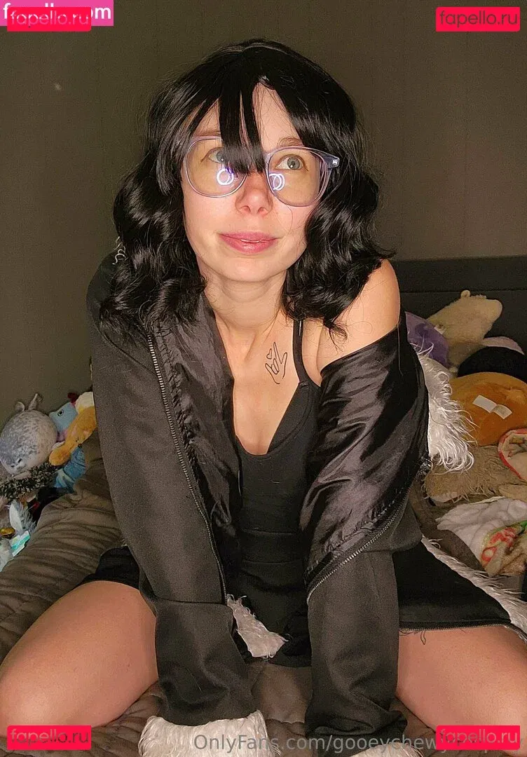 gooeychewycosplay Onlyfans Photo Gallery 