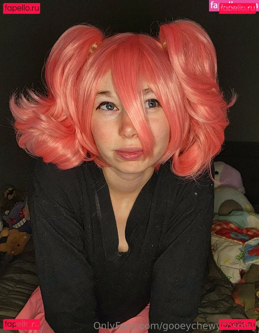 gooeychewycosplay Onlyfans Photo Gallery 