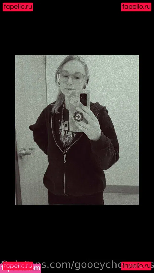 gooeychewycosplay Onlyfans Photo Gallery 