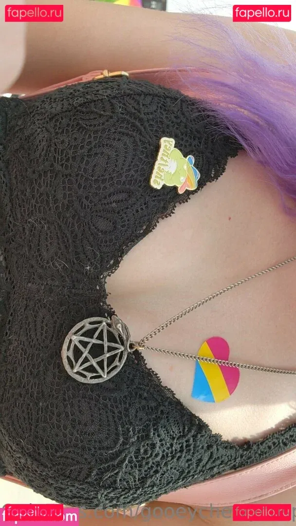 gooeychewycosplay Onlyfans Photo Gallery 