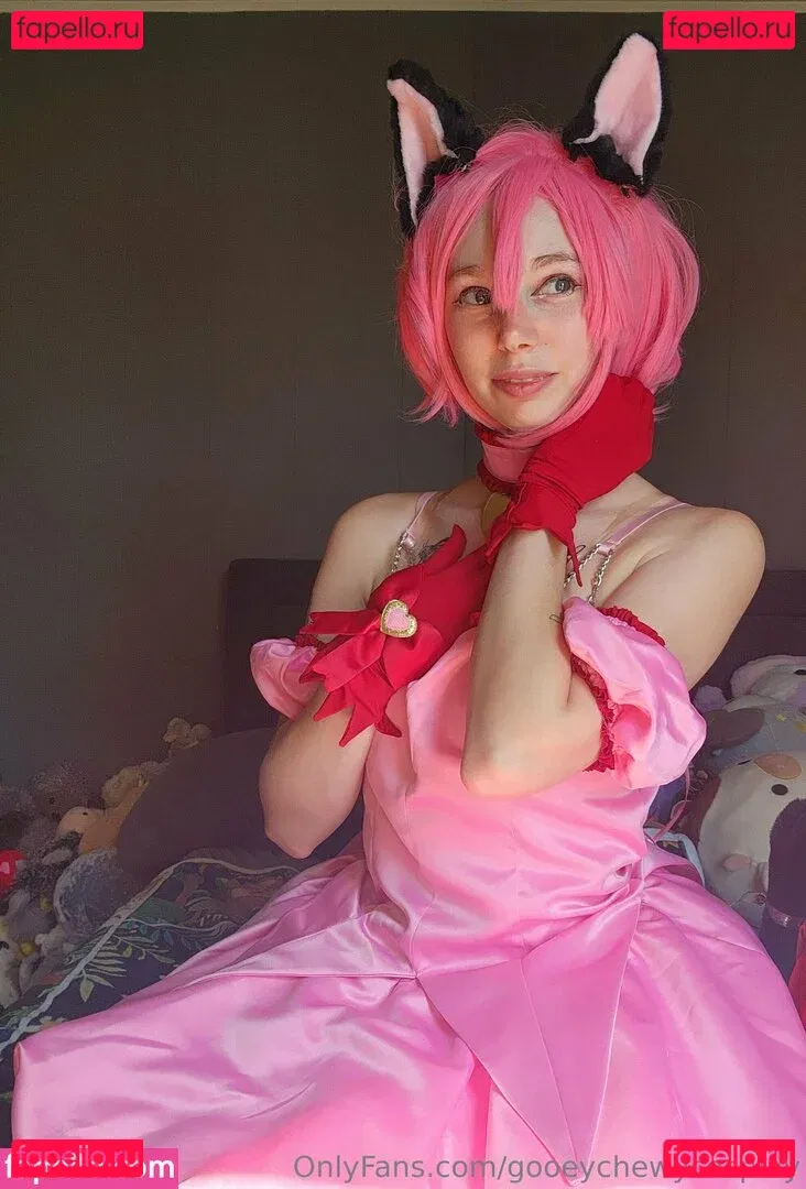 gooeychewycosplay Onlyfans Photo Gallery 