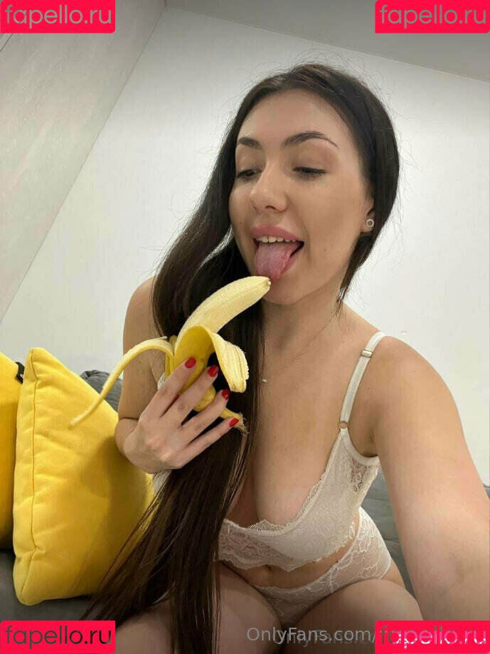 irinavolfree Onlyfans Photo Gallery 