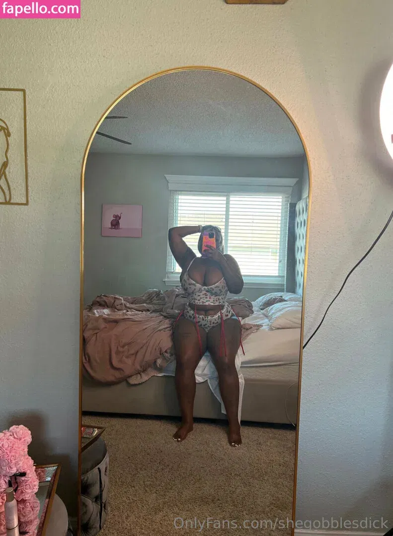 shegobblesdick Onlyfans Photo Gallery 