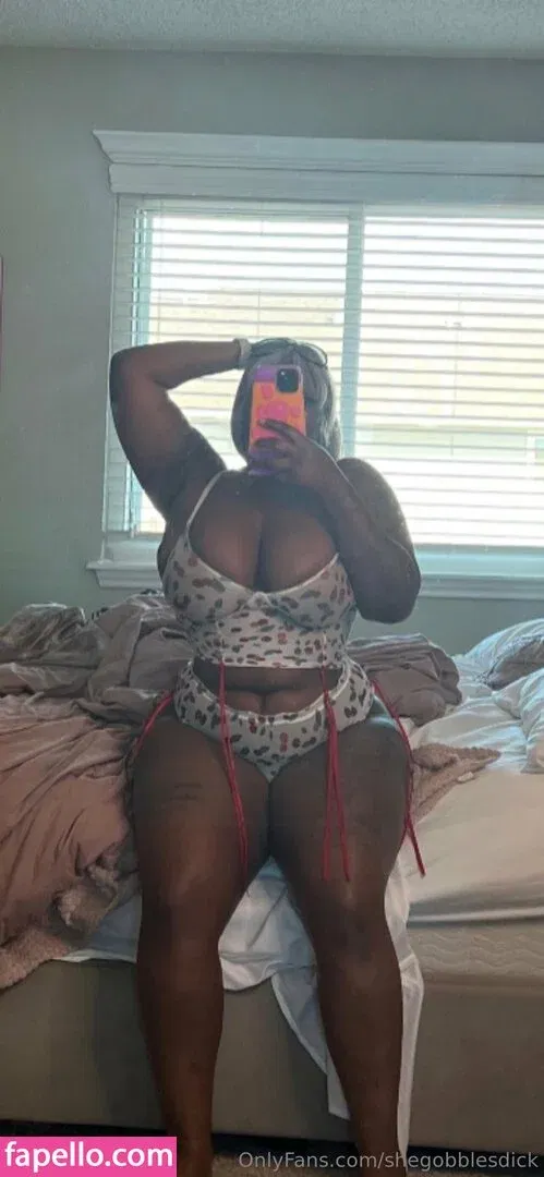 shegobblesdick Onlyfans Photo Gallery 