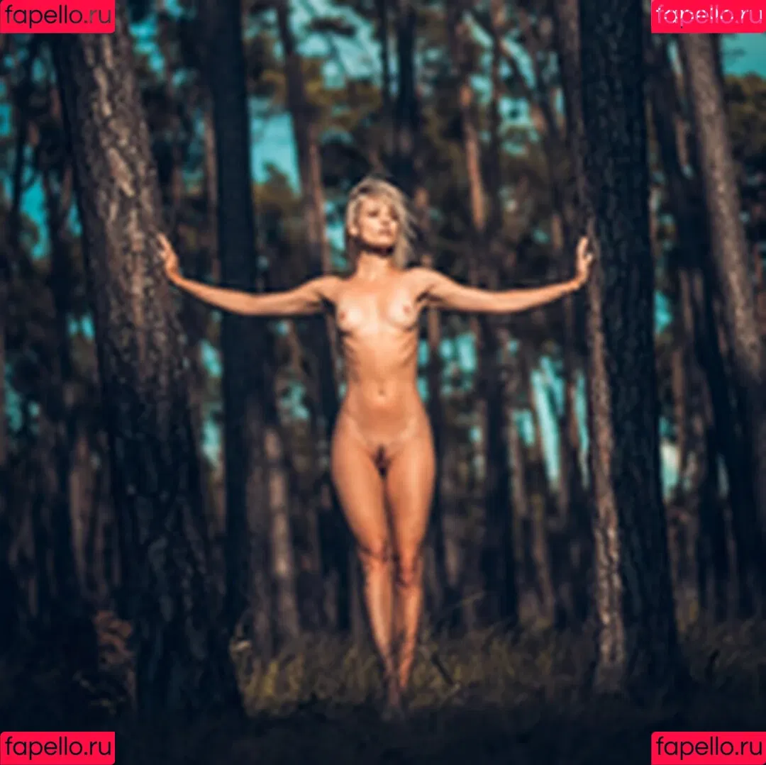 Zu Zakova Onlyfans Photo Gallery 
