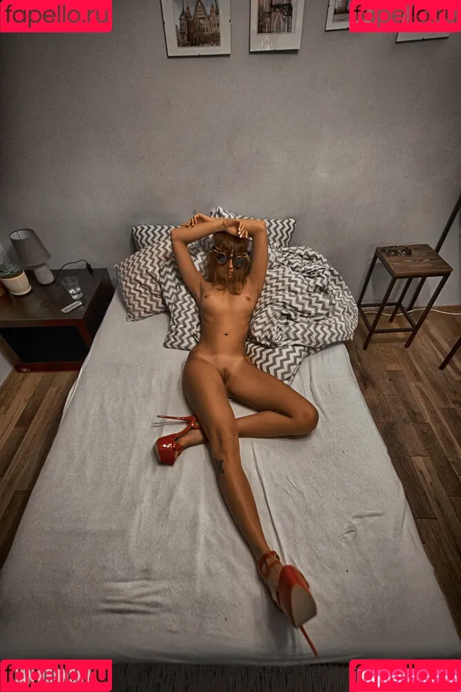 Zu Zakova Onlyfans Photo Gallery 