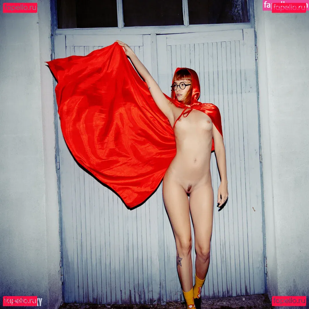 Zu Zakova Onlyfans Photo Gallery 