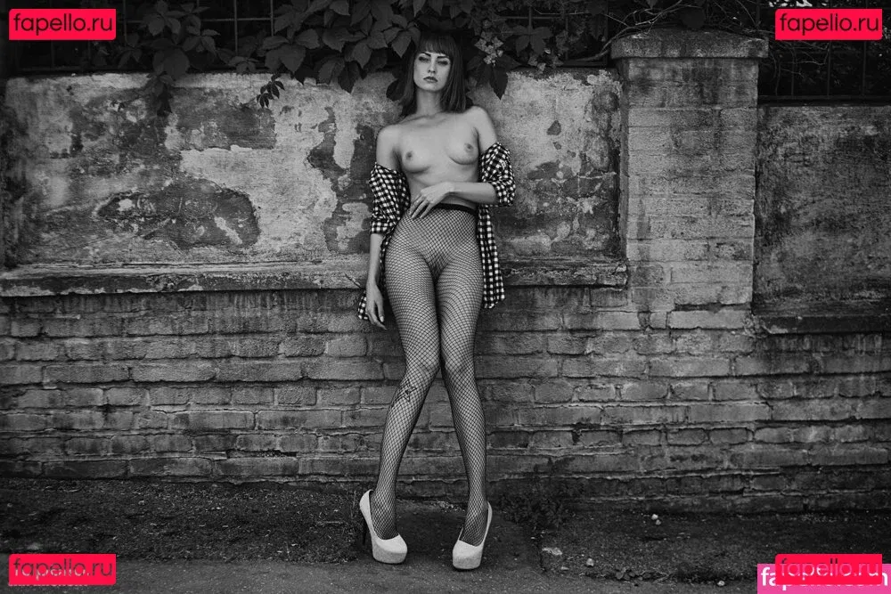 Zu Zakova Onlyfans Photo Gallery 