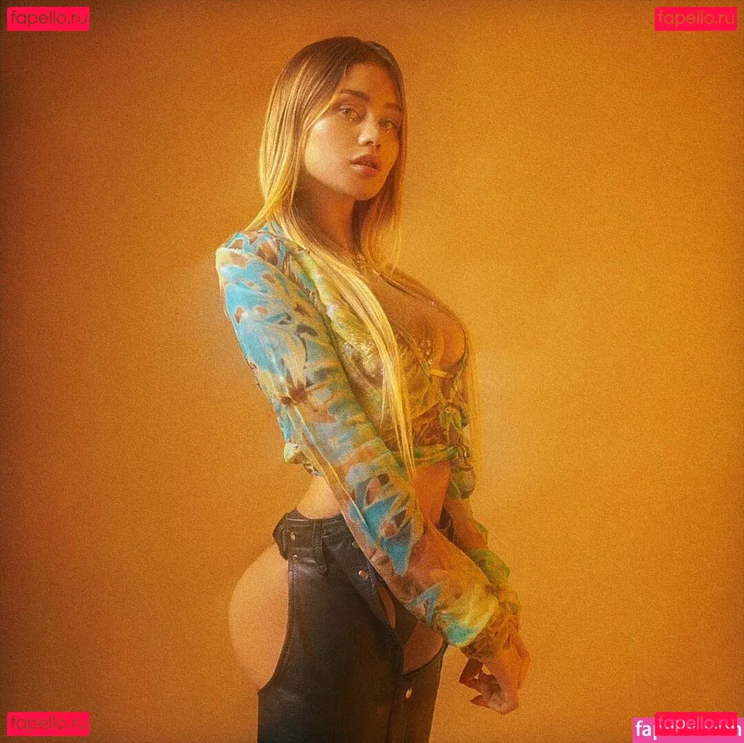 Milash Hub Onlyfans Photo Gallery 