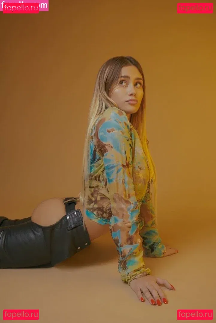 Milash Hub Onlyfans Photo Gallery 